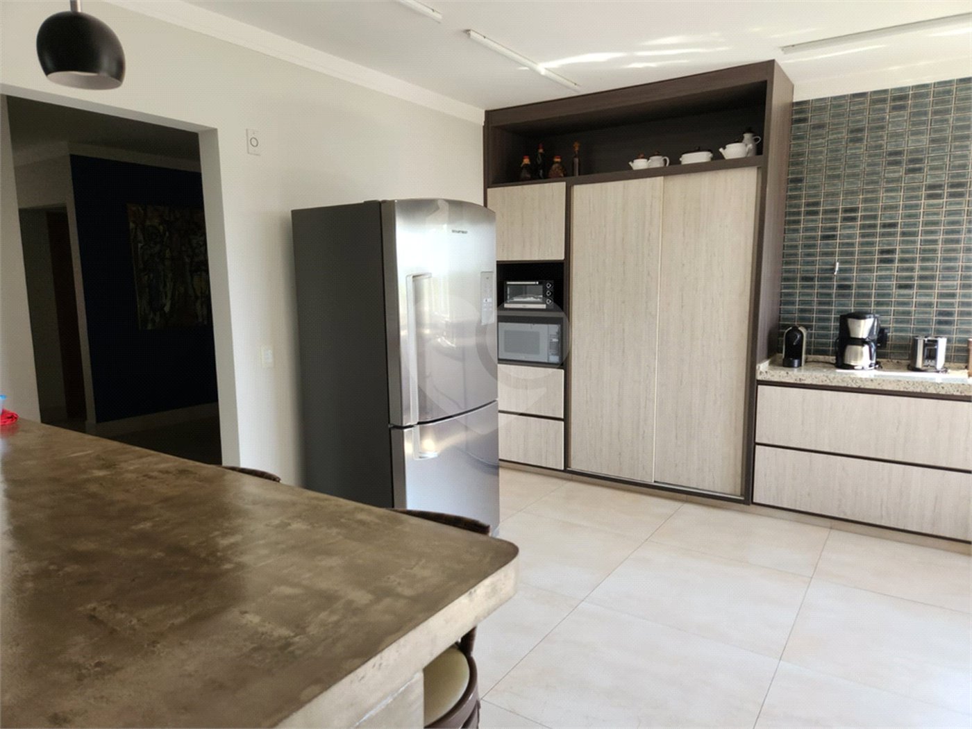 Casa à venda com 4 quartos, sendo 3 suítes, no condomínio Terras de Mont Serrat, Salto - SP