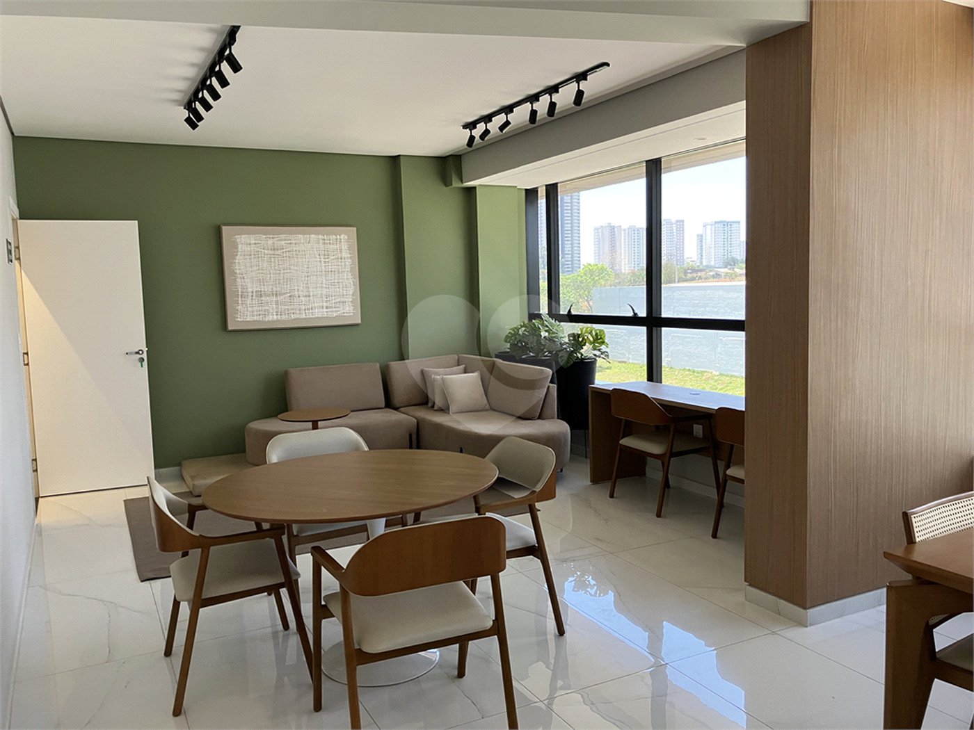 Apartamento à venda com 3 quartos, sendo 1 suíte, em Bairro da Vossoroca, Sorocaba, SP
