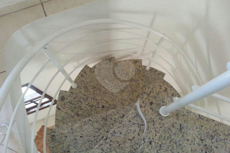 Sobrado à venda ou para alugar com 4 quartos, sendo 1 suíte, em Parada Inglesa, São Paulo, SP