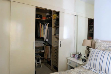 Casa à venda com 4 quartos, sendo 2 suítes, em Jardim Morumbi, São Paulo, SP