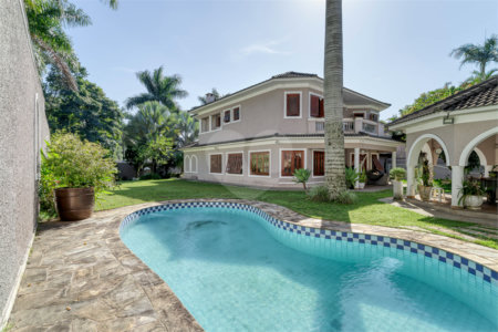 Casa à venda com 4 suítes em Interlagos, São Paulo, SP