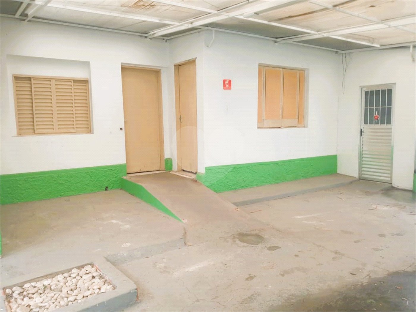 Casa à venda ou para alugar com 7 quartos, sendo 2 suítes, em Jardim Peri Peri, São Paulo, SP