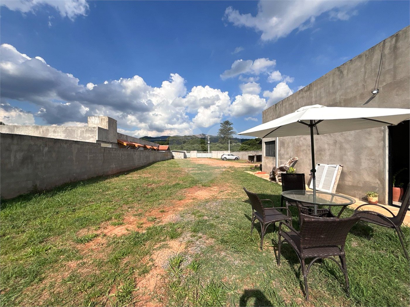 Casa à venda com 2 suítes em Jardim Estância Brasil, Atibaia, SP