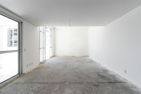 Triplex à venda com 4 suítes em Anhangabaú, Jundiaí, SP