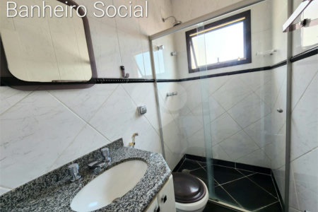Sobrado à venda com 4 quartos, sendo 2 suítes, em Mirandópolis, São Paulo, SP