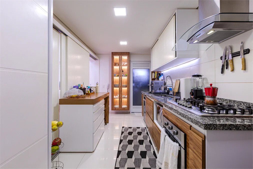 Apartamento à venda com 3 suítes em Jardim Fonte do Morumbi, São Paulo, SP