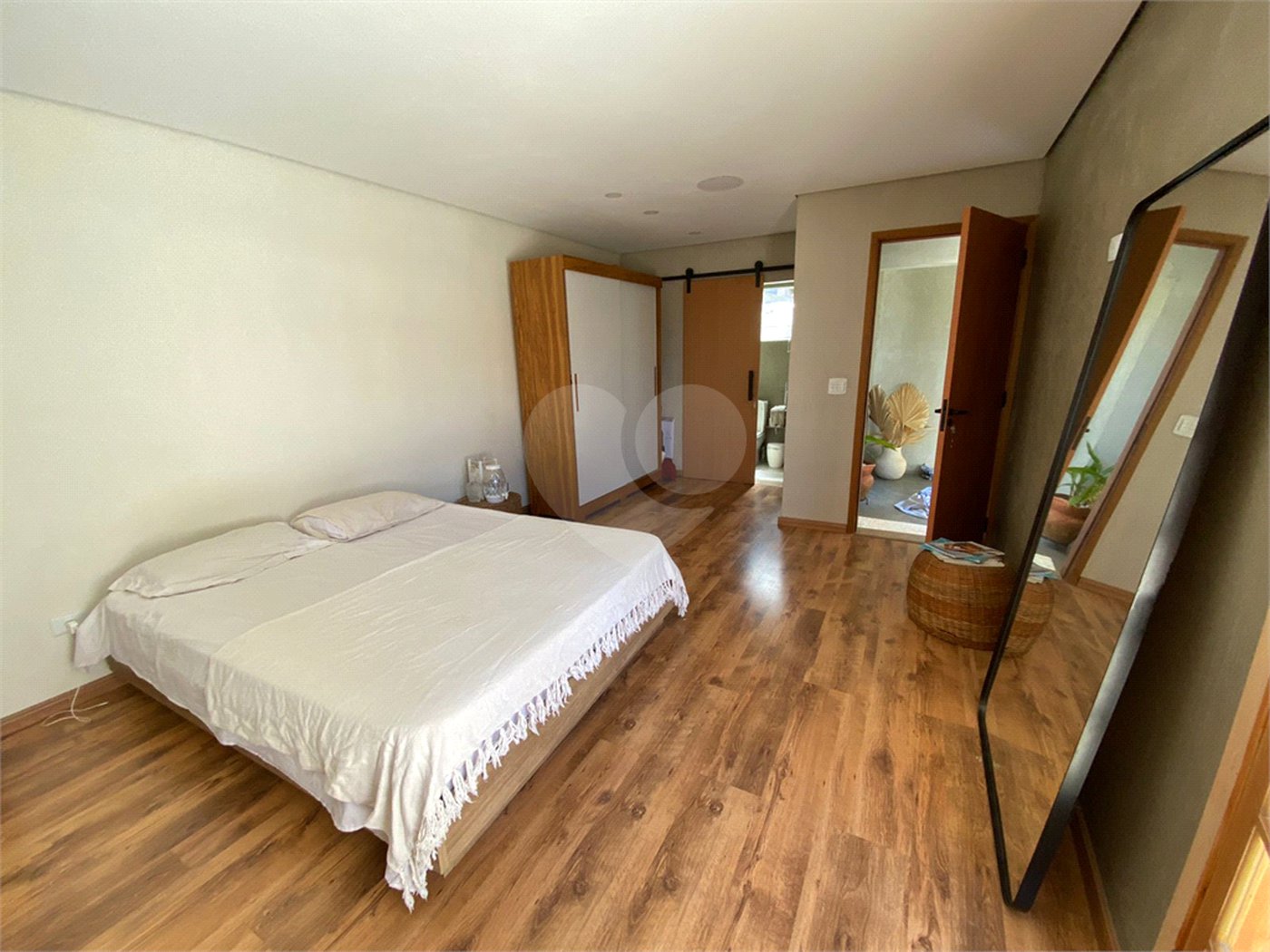 Sobrado à venda com 4 quartos, sendo 2 suítes, em Vila Maria Alta, São Paulo, SP