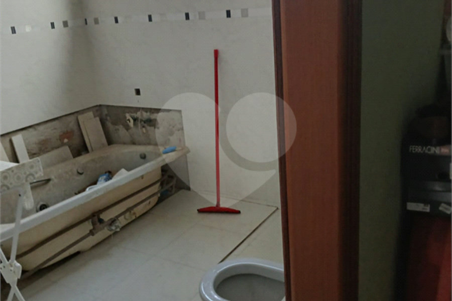 Casa à venda com 4 quartos, sendo 1 suíte, em Vila Romão, Salto, SP