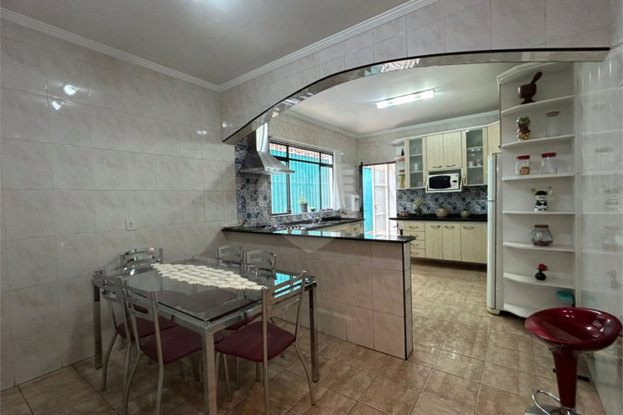 Sobrado à venda com 3 quartos, sendo 1 suíte, em Tremembé, São Paulo, SP