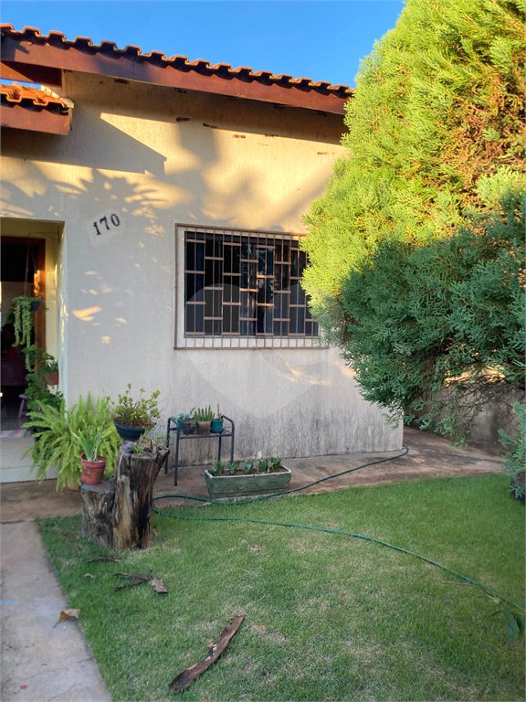 Casa à venda com 3 quartos em Parque dos Ipês I, Ponta Porã, MS