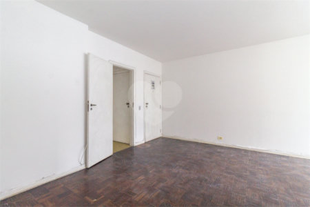 Apartamento à venda com 3 quartos, sendo 1 suíte, em Cerqueira César, São Paulo, SP