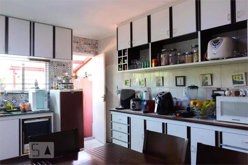 Casa à venda com 3 quartos, sendo 1 suíte, em Vila Universitária, São Paulo, SP