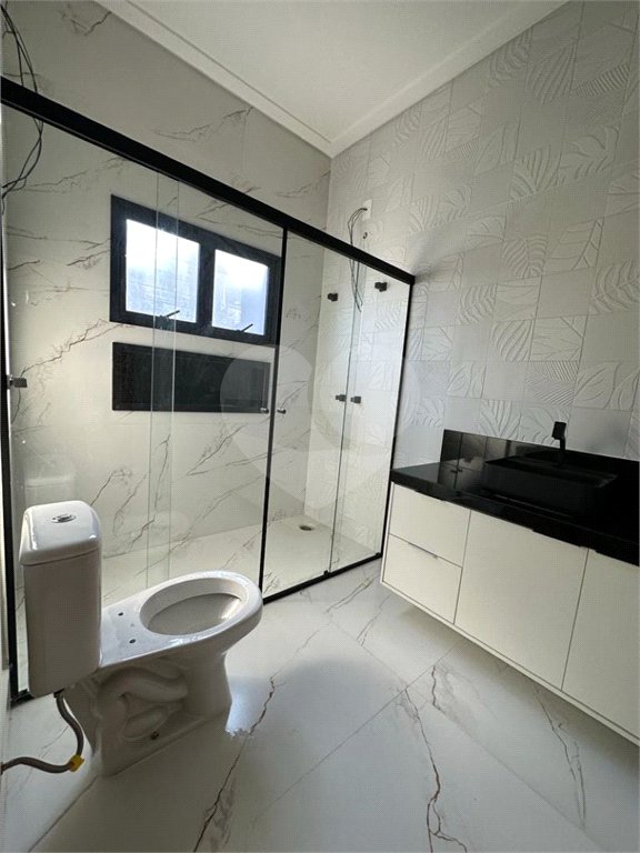 Casa à venda com 3 quartos, sendo 1 suíte, no condomínio Lagos D´icaraí, Salto - SP