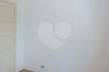 Casa à venda com 3 quartos, sendo 1 suíte, em Vila Mariana, São Paulo, SP