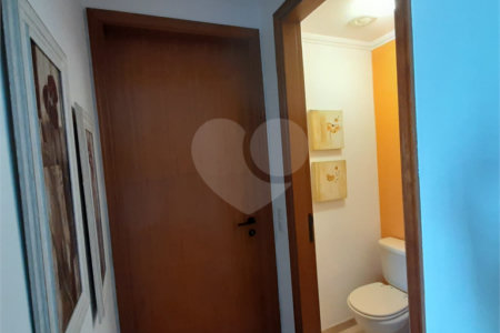 Apartamento à venda com 3 quartos, sendo 1 suíte, em Campo Belo, São Paulo, SP