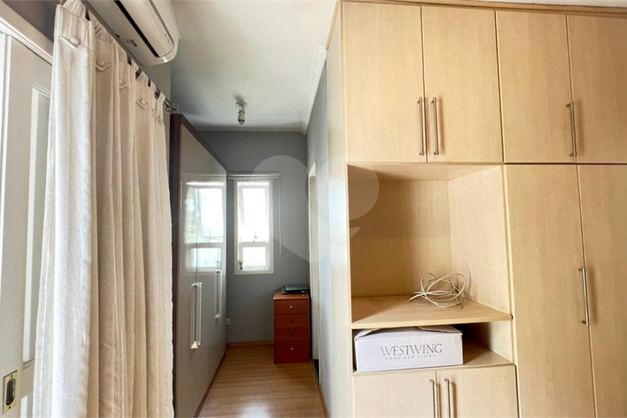 Casa à venda com 3 quartos, sendo 1 suíte, no condomínio Villagio Tramway, São Paulo - SP
