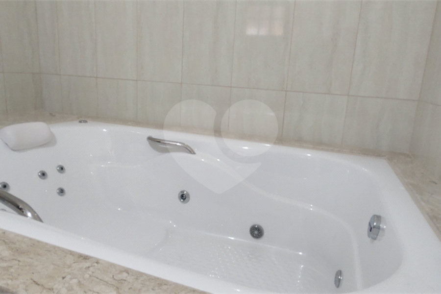 Casa à venda com 4 suítes no Centro, Extrema, MG