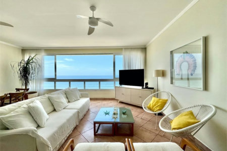Apartamento Residencial à venda, Pitangueiras, Guarujá - AP0768.