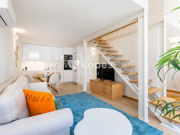 Apartamento T2 Duplex à venda no Bonfim, Porto, Portugal – Mobiliado