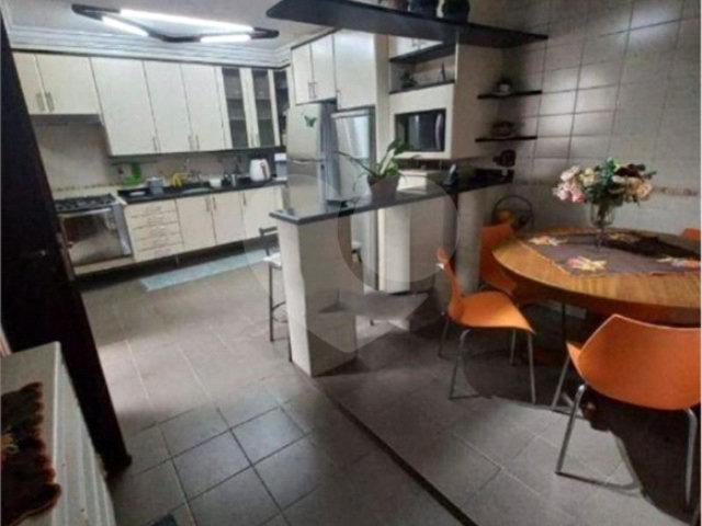 Sobrado à venda com 4 quartos, sendo 3 suítes,  em Mandaqui, São Paulo, SP