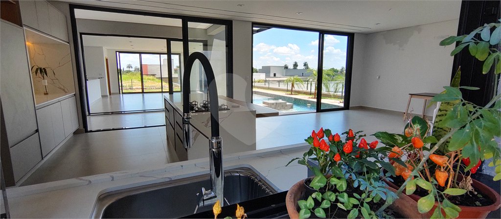 Casa à venda com 4 suítes no condomínio Campos de Santo Antonio II, Itu - SP