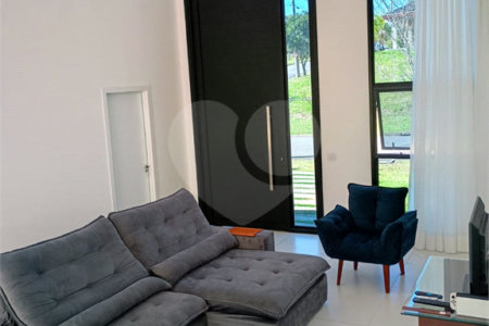 Casa à venda ou para alugar com 4 suítes no Centro, Jambeiro, SP