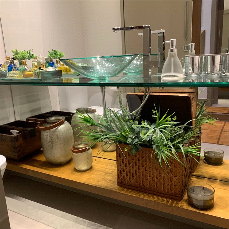 Apartamento à venda com 3 quartos, sendo 2 suítes, em Higienópolis, São Paulo, SP
