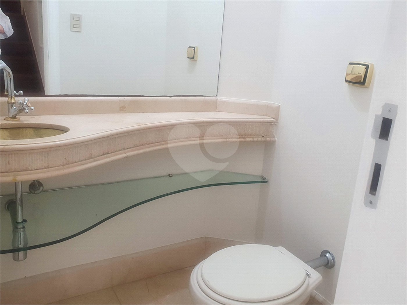 Casa à venda com 4 quartos, sendo 2 suítes,  no condomínio Lake Louise, São Paulo - SP