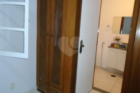 Sobrado à venda com 3 suítes em Moema, São Paulo, SP