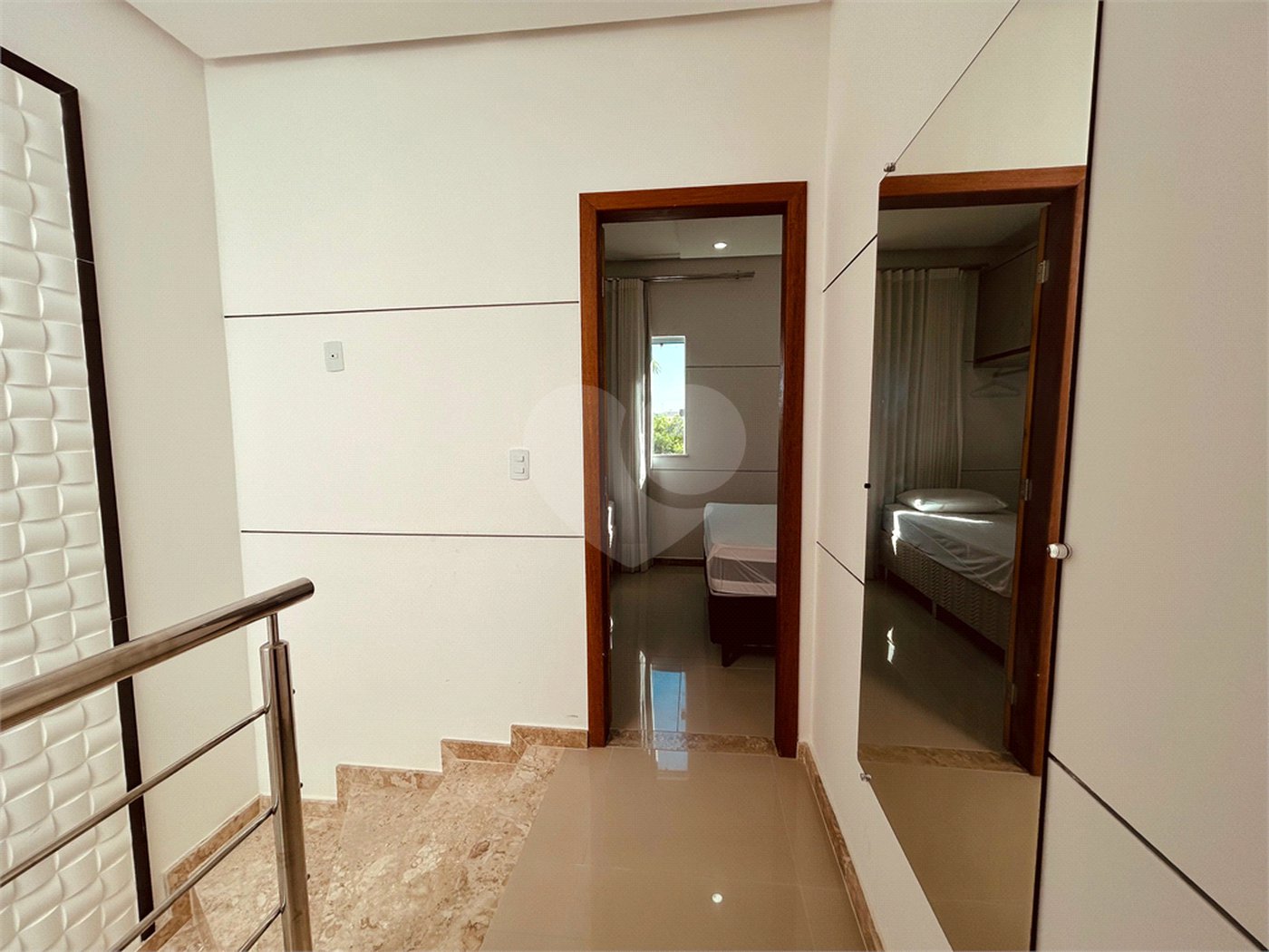 Apartamento à venda com 2 suítes, em Taperapuan, Porto Seguro, BA