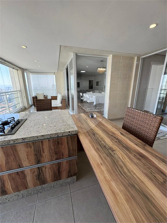 Apartamento para alugar com 4 quartos, sendo 3 suítes,  em Vila Gomes Cardim, São Paulo, SP