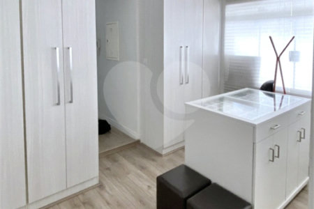 Casa à venda com 3 quartos, sendo 2 suítes, em Planalto Paulista, São Paulo, SP