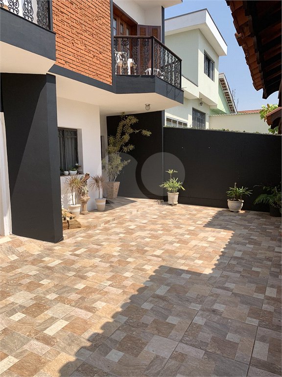 Sobrado à venda com 4 quartos, sendo 3 suítes,  em Jardim Alvinópolis, Atibaia, SP