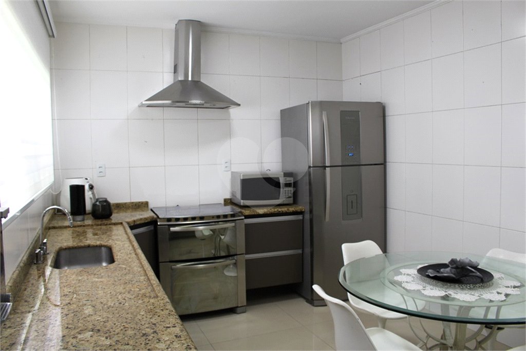 Casa Térrea à venda com 3 quartos, sendo 2 suítes,  em Vila Galvão, Guarulhos, SP