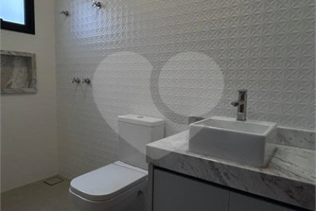 Casa à venda com 4 quartos, sendo 3 suítes, no condomínio Residencial Mont'alcino, Valinhos - SP