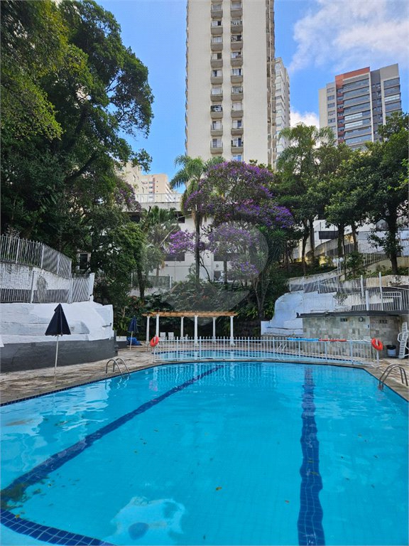 Casa à venda com 3 quartos, sendo 1 suíte, no condomínio Jconde de Irajá, São Paulo - SP