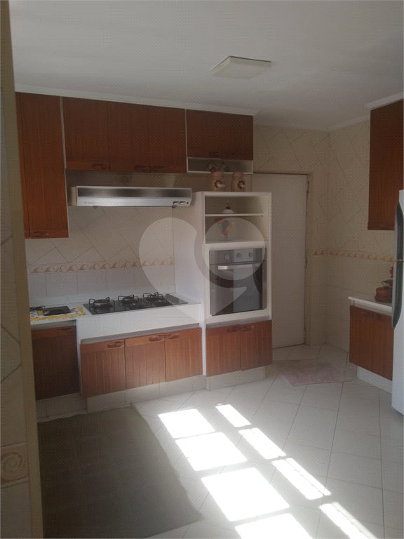 Casa à venda com 4 quartos, sendo 1 suíte,  em Vila Gustavo, São Paulo, SP