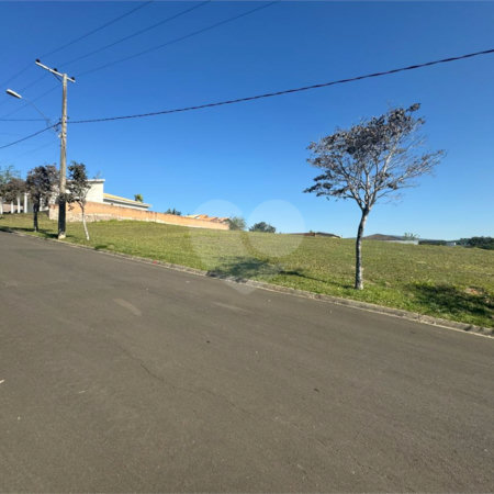 Terreno à venda com 1 suíte no condomínio Village Saint Charbel, Araçoiaba da Serra - SP