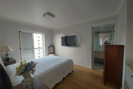 Apartamento à venda com 3 quartos, sendo 2 suítes,  em Cidade São Francisco, São Paulo, SP