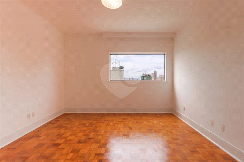 Apartamento à venda com 3 quartos, sendo 1 suíte,  em Santa Cecília, São Paulo, SP