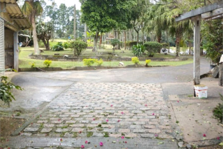 Chácara à venda com 3 quartos, sendo 2 suítes,  no Centro (canguera), São Roque, SP