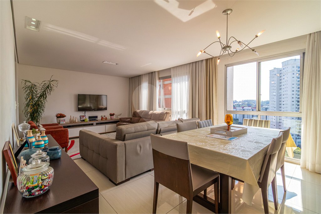 Apartamento à venda com 4 quartos, sendo 1 suíte, em Jardim Marajoara, São Paulo, SP