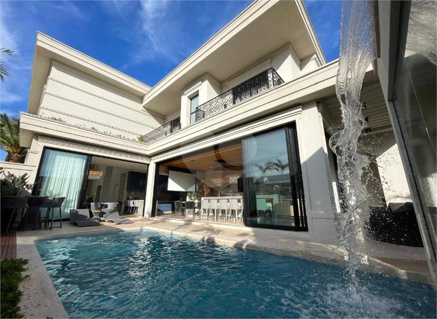 Casa à venda com 4 suítes no condomínio Quinta das Laranjeiras, Araraquara - SP