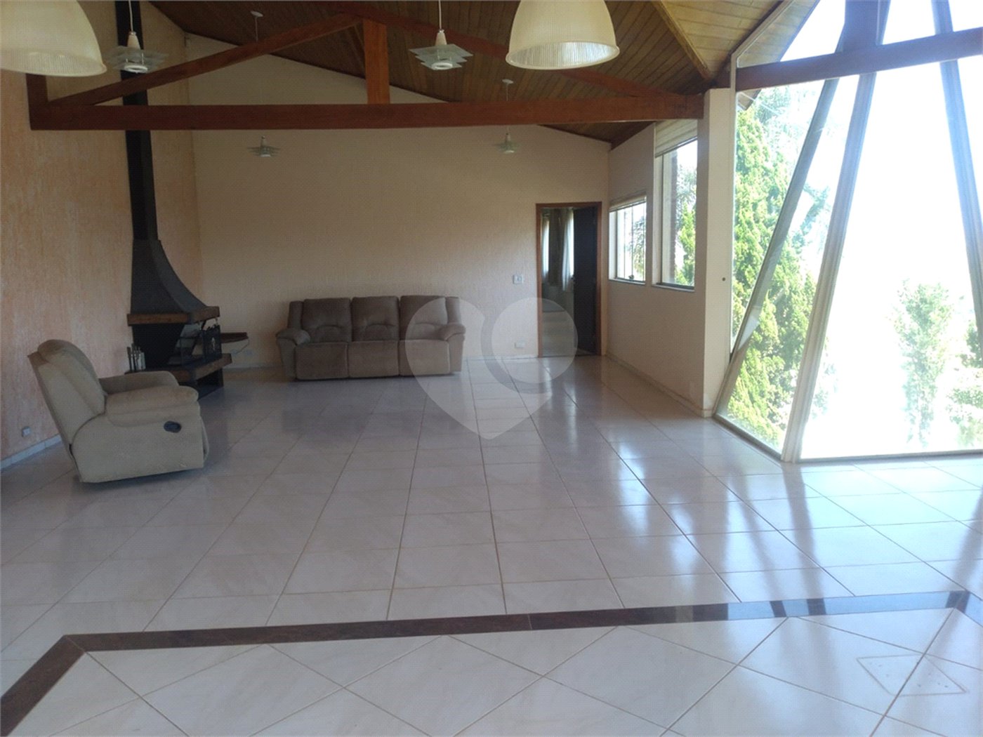Chácara à venda com 4 quartos, sendo 2 suítes, em Loteamento Village de Atibaia, Atibaia, SP