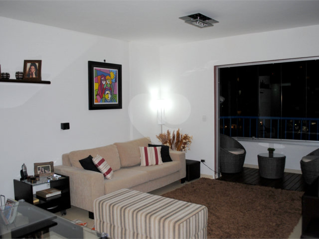 Apartamento à venda com 2 quartos, sendo 1 suíte,  em Campo Belo, São Paulo, SP