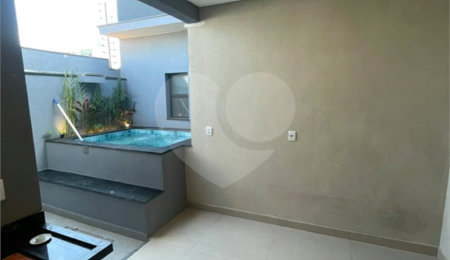 Casa à venda com 3 quartos, sendo 2 suítes, no condomínio Residencial Jardim, Sorocaba - SP