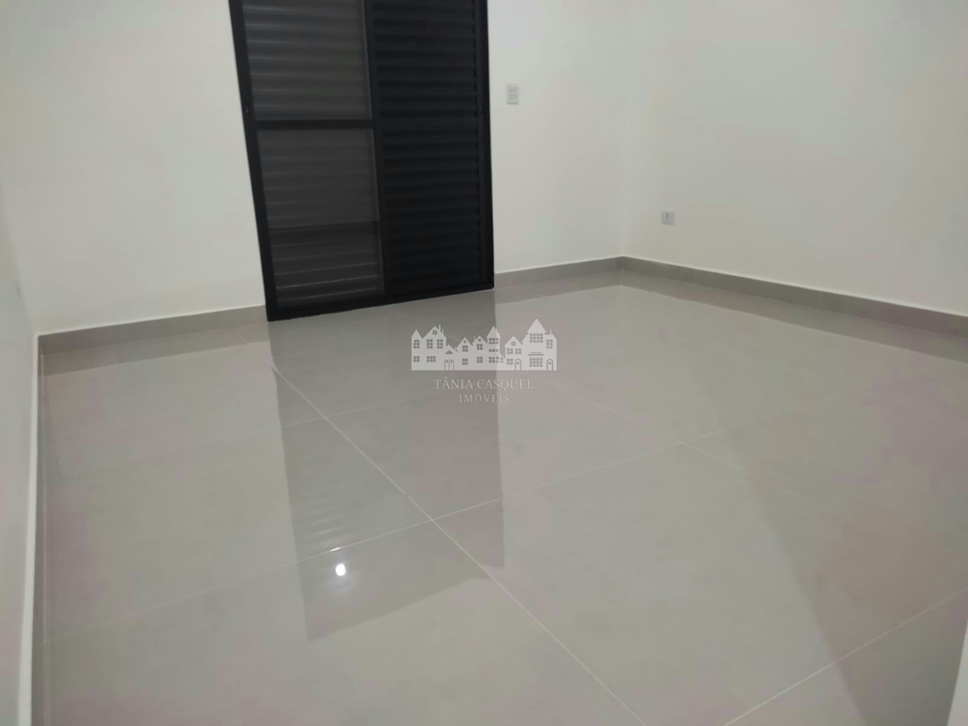 Casa térrea à venda com 3 quartos, sendo 1 suíte, em Loteamento Parque Residencial Serras de Atibaia II, Atibaia - SP