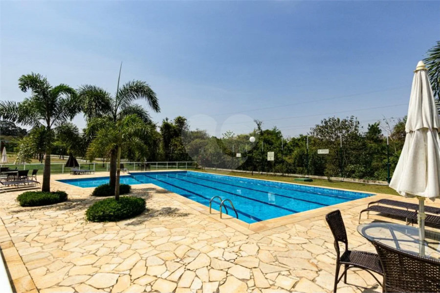 casa térrea, recém construida, 3 dormitórios sendo 1 suíte, 2 vagas de garagem, piscina e espaço gourmet