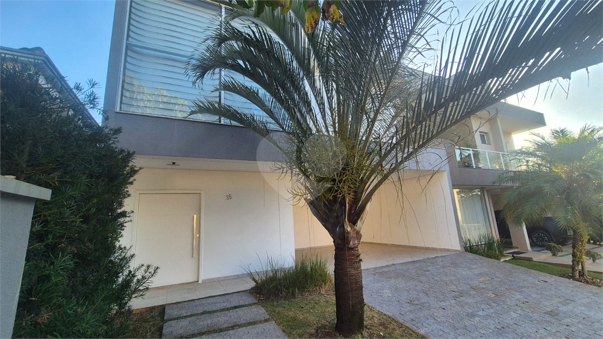 Casa à venda com 3 quartos, sendo 1 suíte, no condomínio Lago da Serra, Araçoiaba da Serra - SP