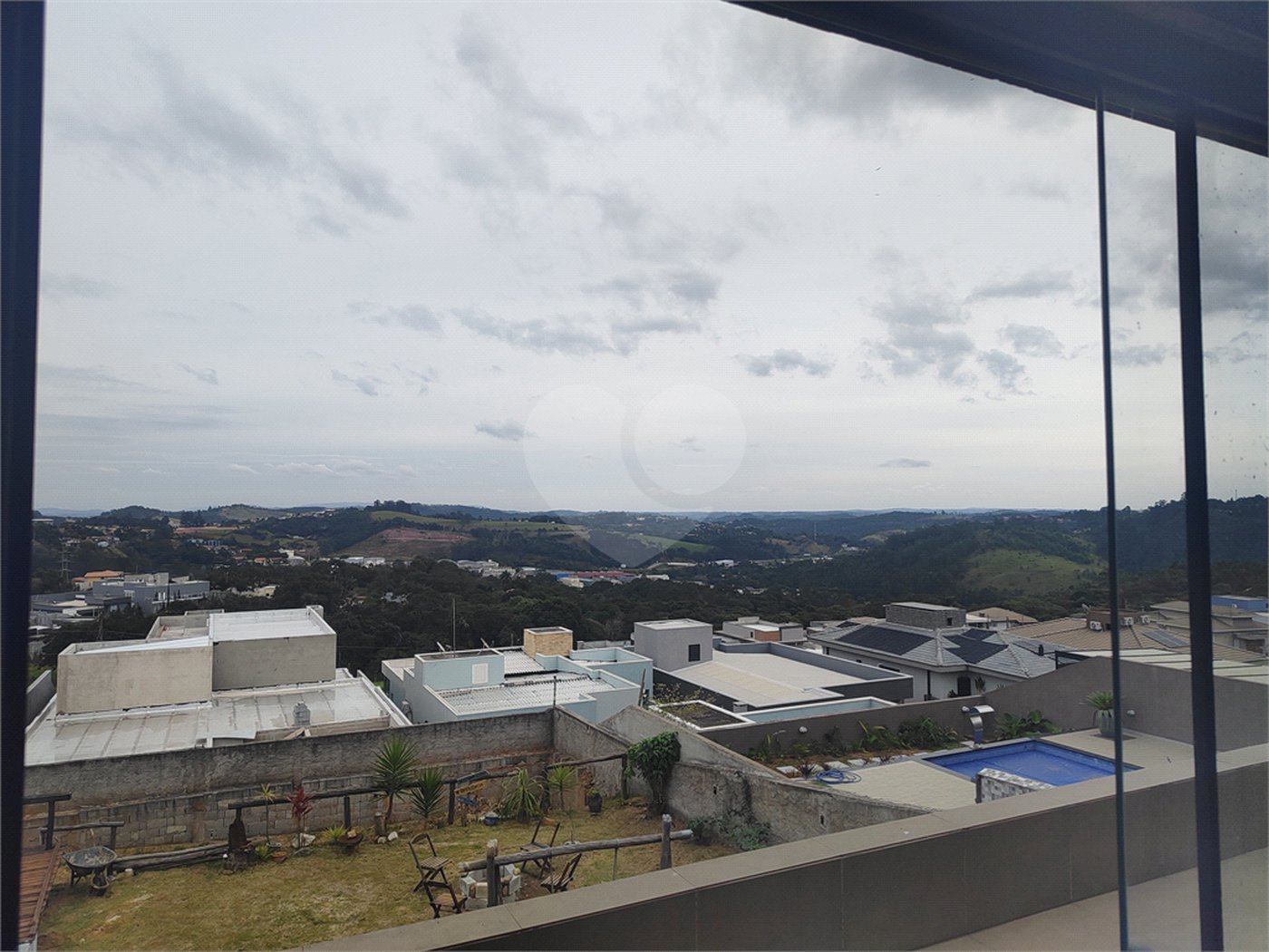 Casa à venda com 3 suítes em Jundiaizinho (terra Preta), Mairiporã, SP
